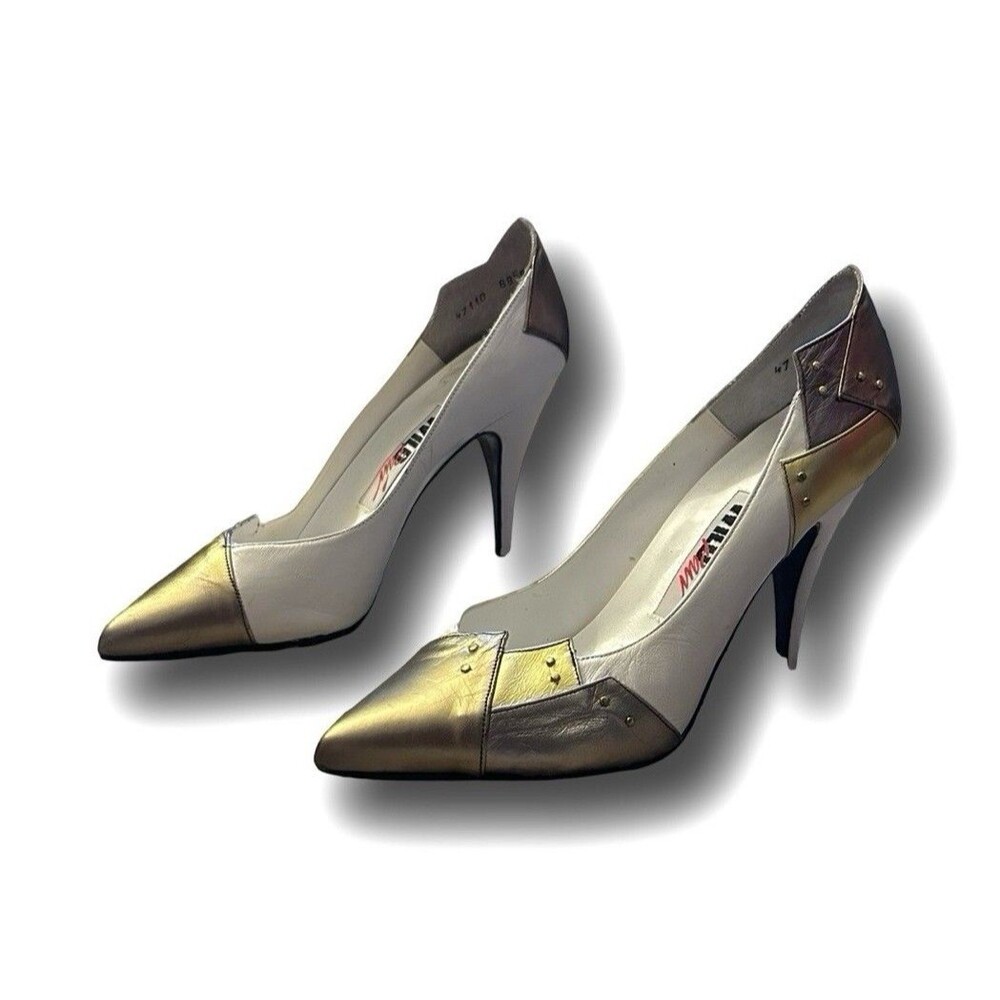 WILD Pair Metallic Studded Gold White Pointed Toe Stiletto Leather Pumps